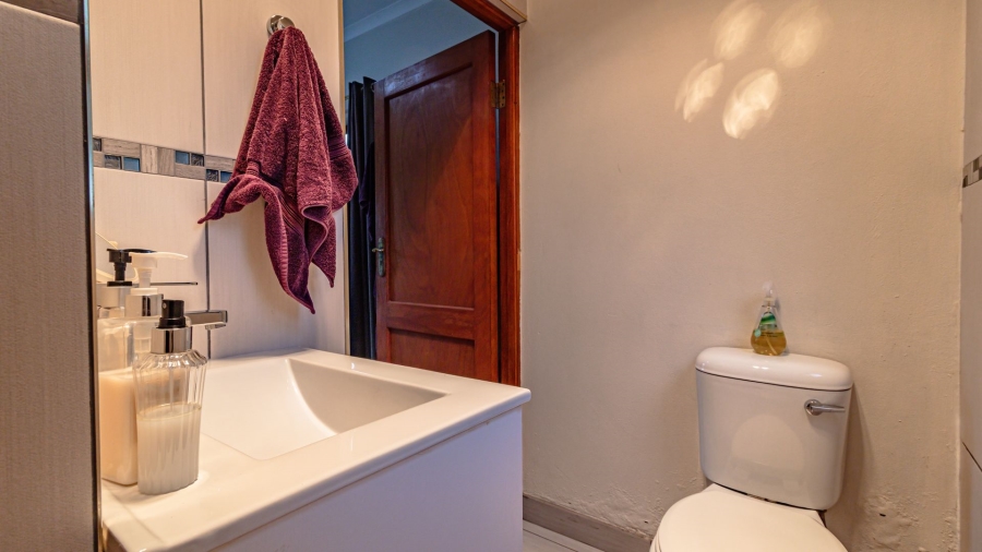 5 Bedroom Property for Sale in Oranjeville Free State